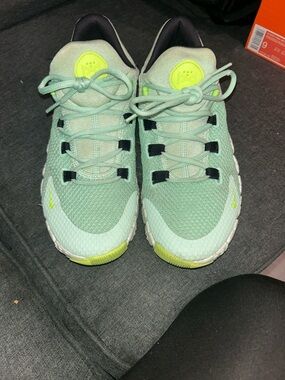 Men's Mint Green Athletic Sneakers with Neon Yellow Accents